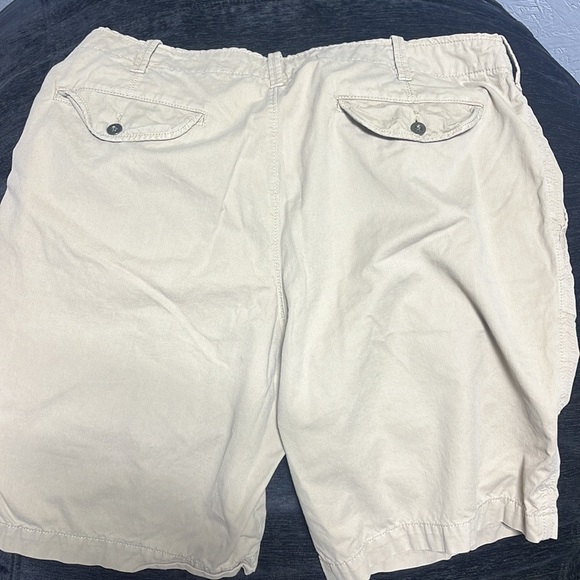 khaki shorts - Picture 4 of 4